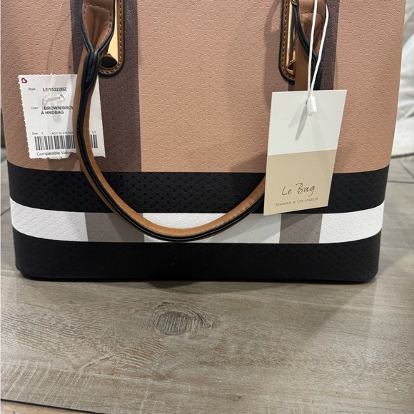 Elegant Multi-Color Tote - Picture 12 of 12